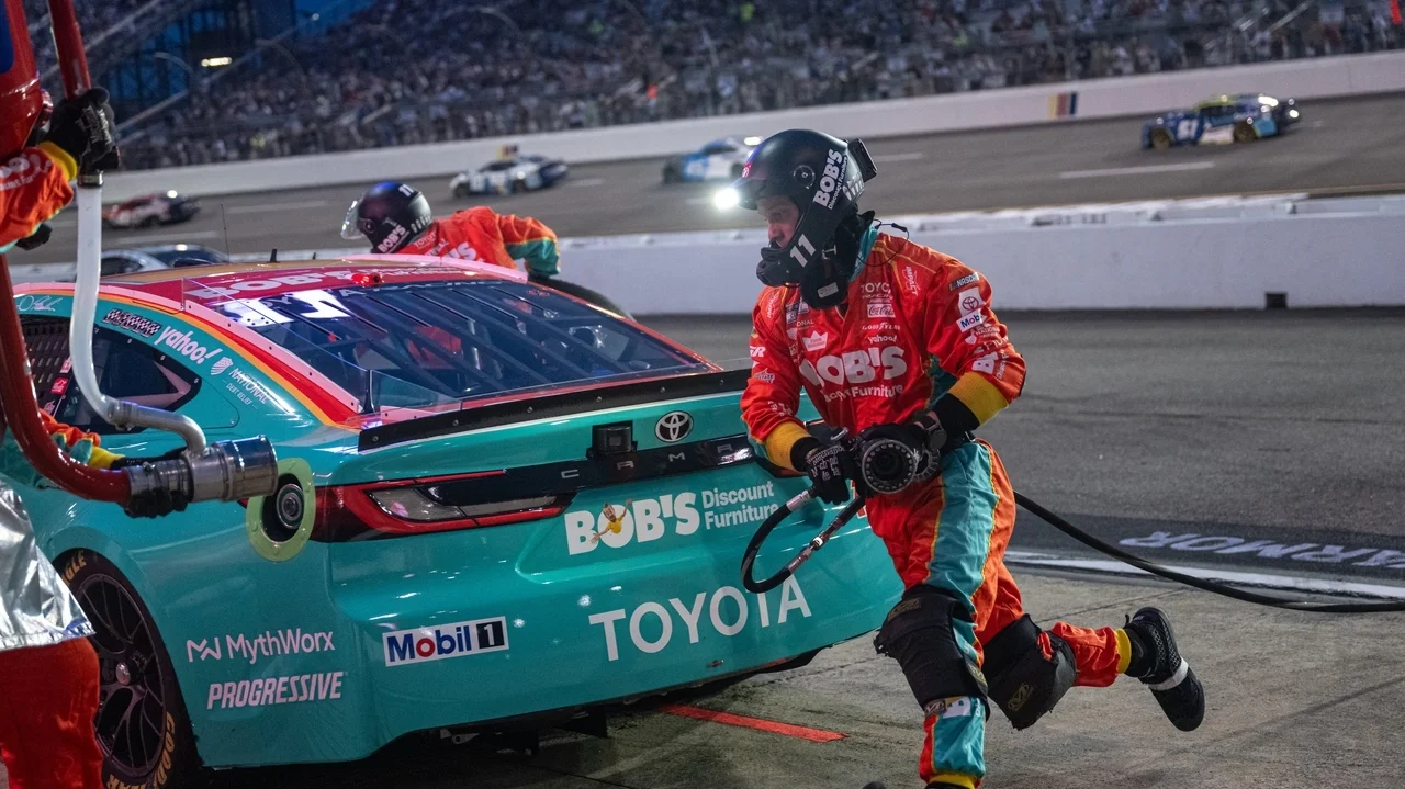 NASCAR drivers in favor of return to Chase format, saying it will yield a more legitimate champion