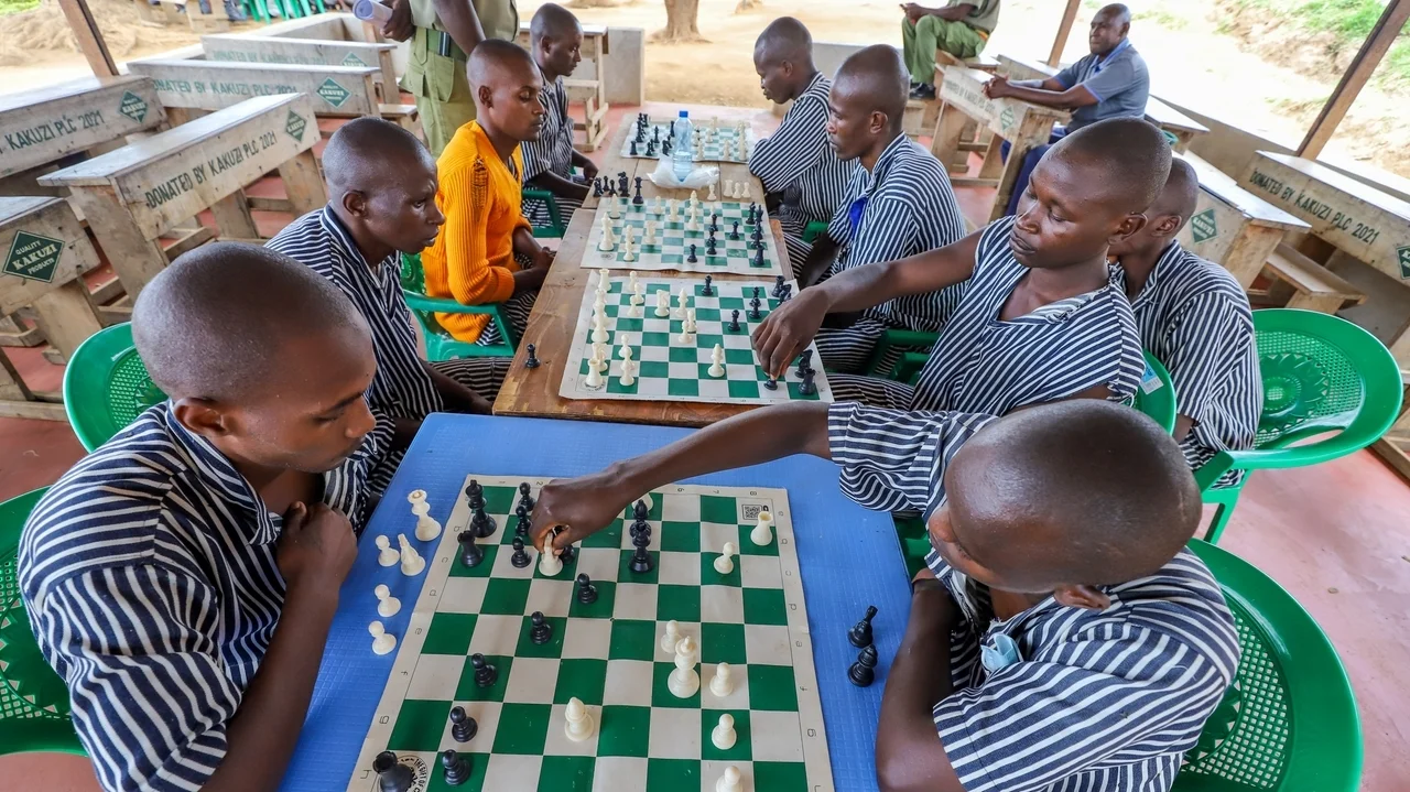 Kenyan prisoners play chess for fun behind bars and to help with rehabilitation