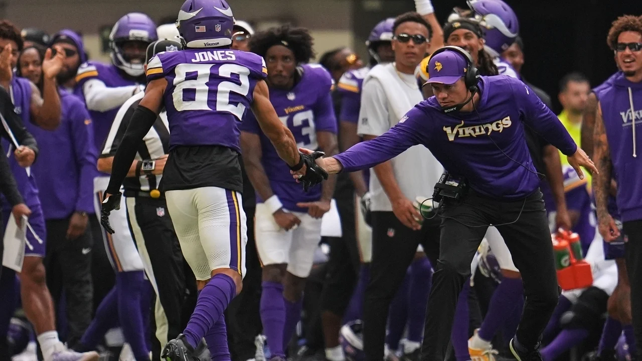 Vikings WR Jeshaun Jones gets a 3-game suspension for violating the NFL's substance abuse policy