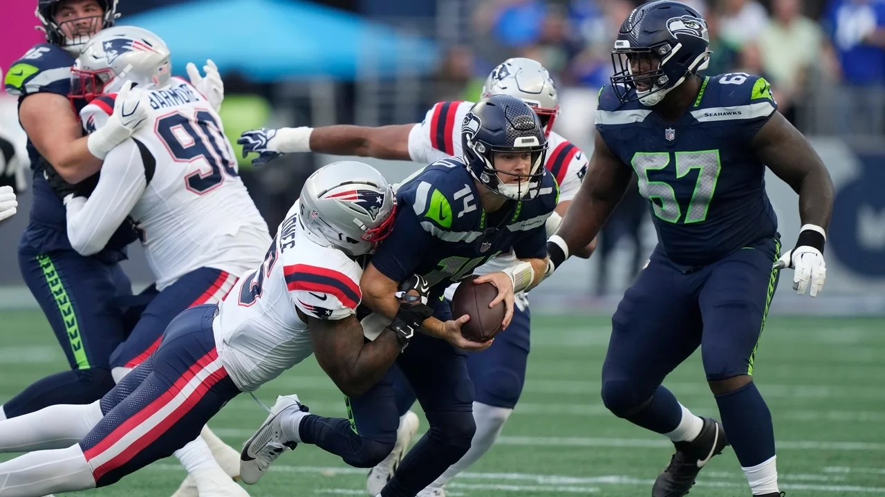 Sam Darnold injures hip on Seahawks' first series of opener and is questionable to return
