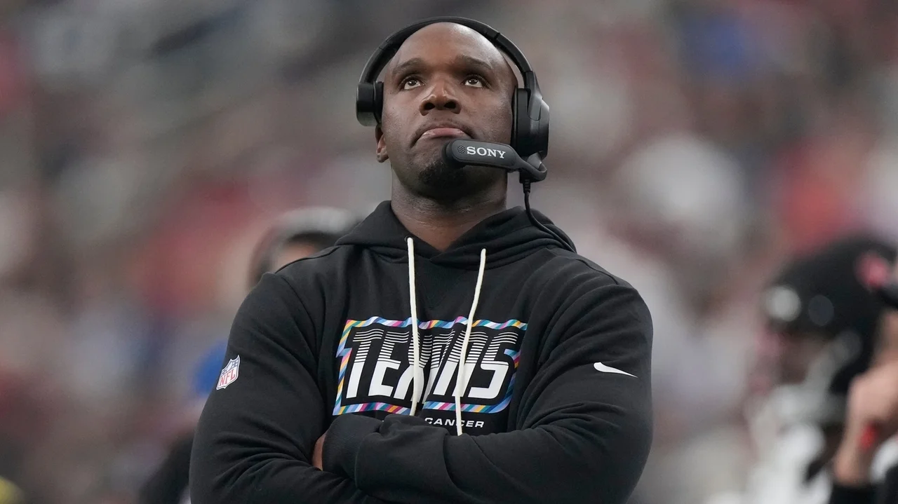 An 0-4 hole and another fourth-quarter collapse: What's breaking down for the Texans