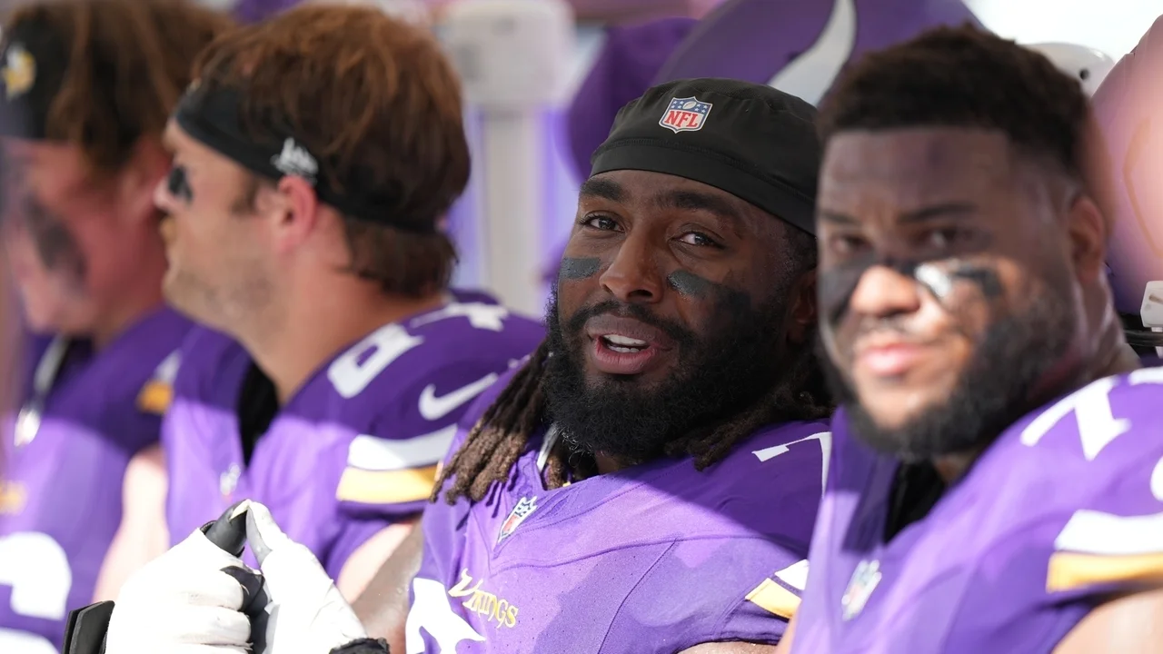 Vikings likely lose left guard Donovan Jackson for the rest of the regular season with a knee injury