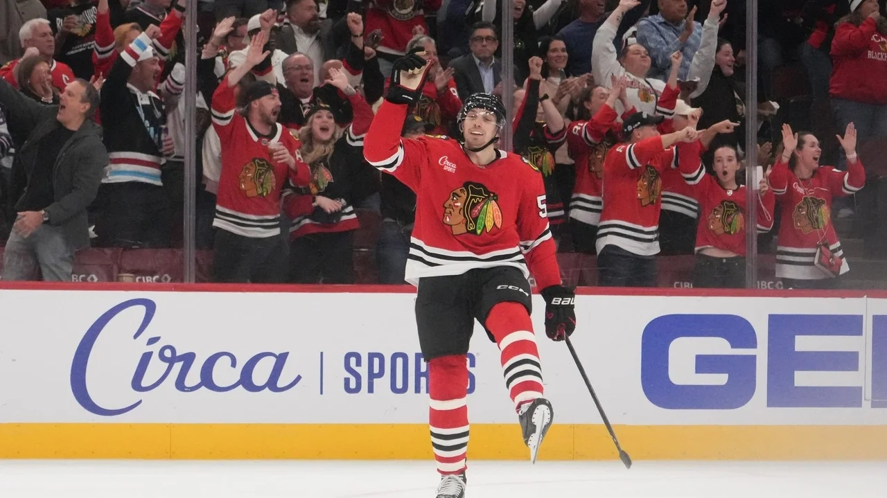 Rinzel and Frondell score, Blackhawks beat Blues 4-2 in Kane's return to Chicago