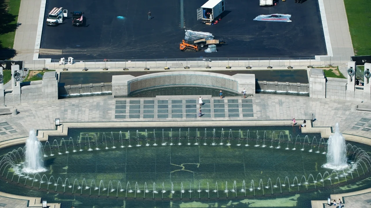 Kentucky woman indicted on charges she damaged the World War II Memorial in Washington