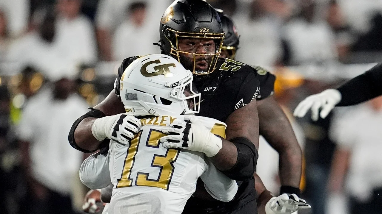 Following Travis Hunter, a 380-pound lineman becomes Deion Sanders' latest 2-way player at Colorado