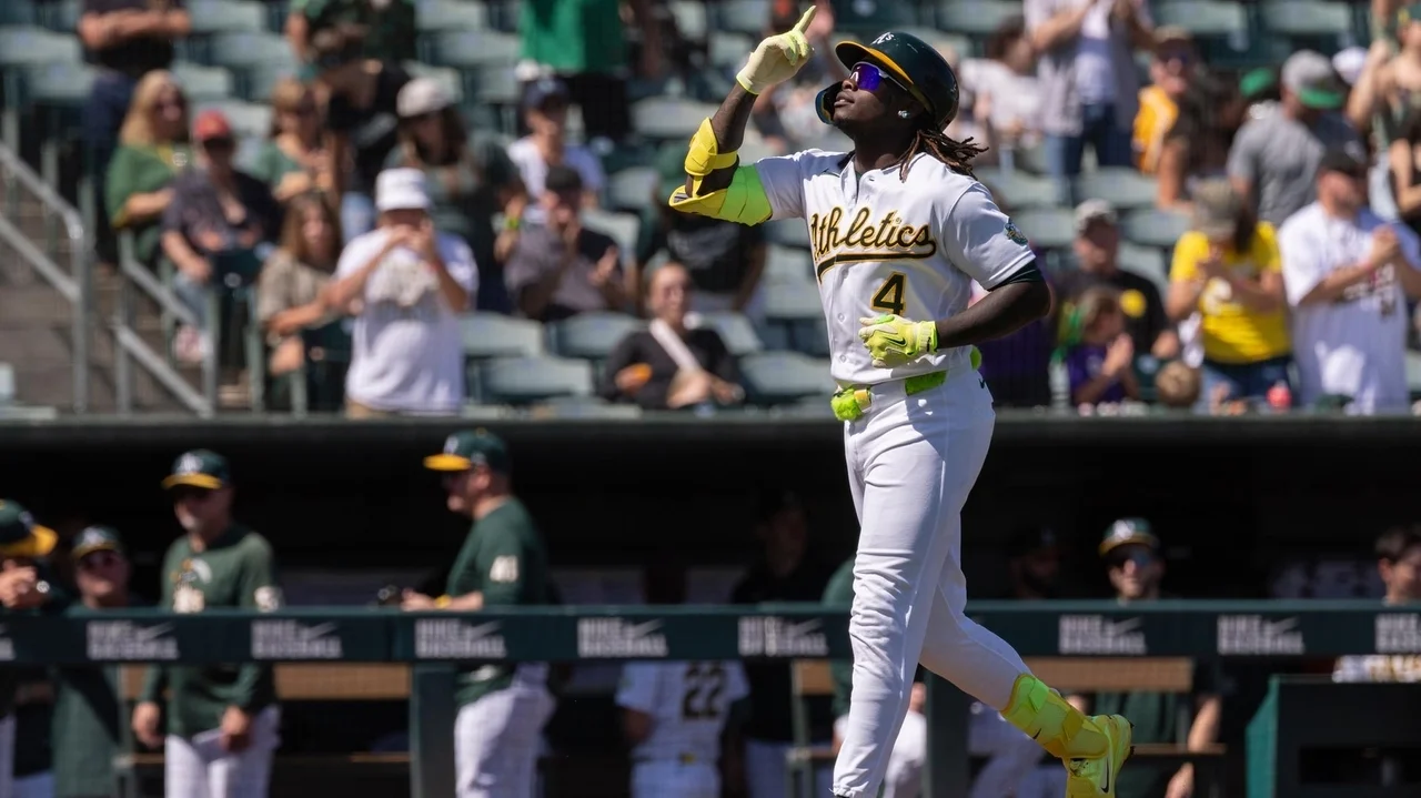 Mariners stumble again in playoff push, Butler's 9th-inning homer lifts A's to 8-7 win