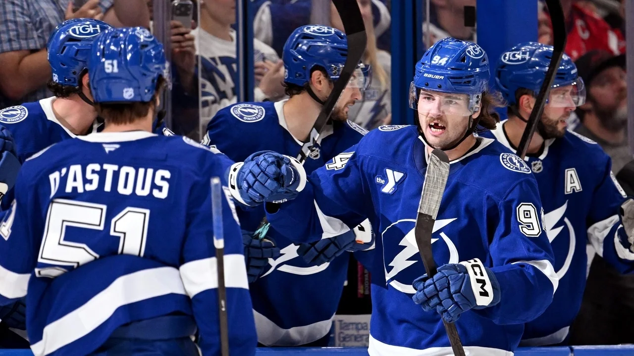 Lightning beat the Capitals 3-1 in home opener