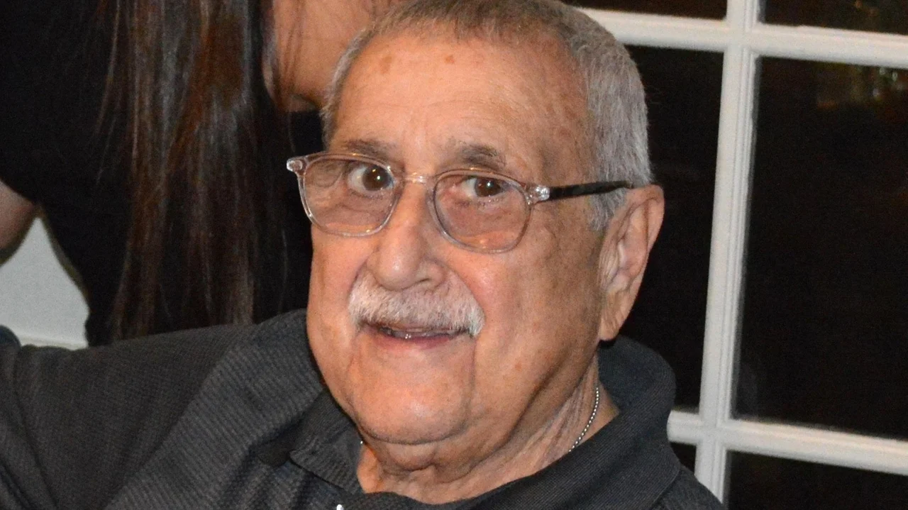 Tony Fusco, longtime coach, teacher and principal at Wyandanch High School, dies at 89