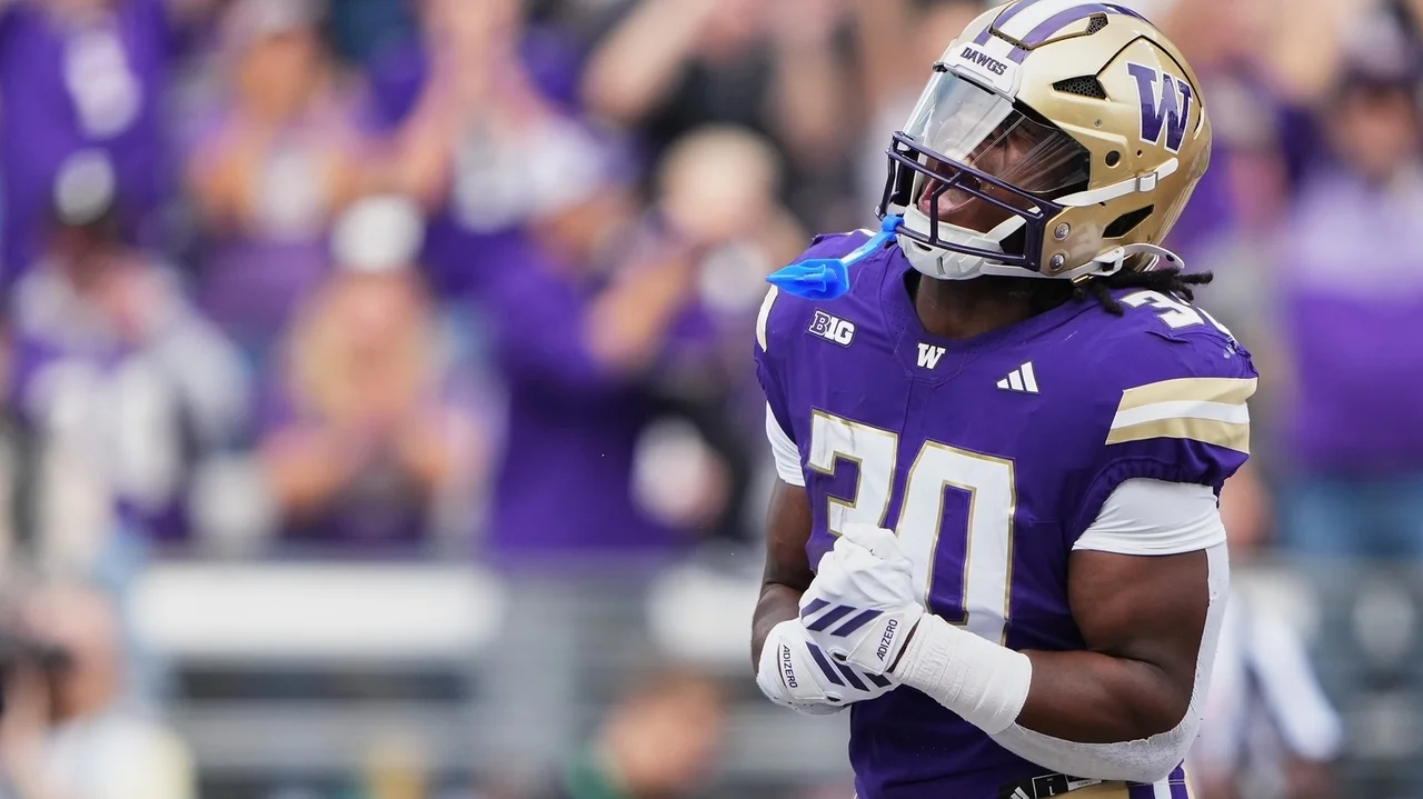 No. 19 Washington struggles in 16-7 victory over Utah State