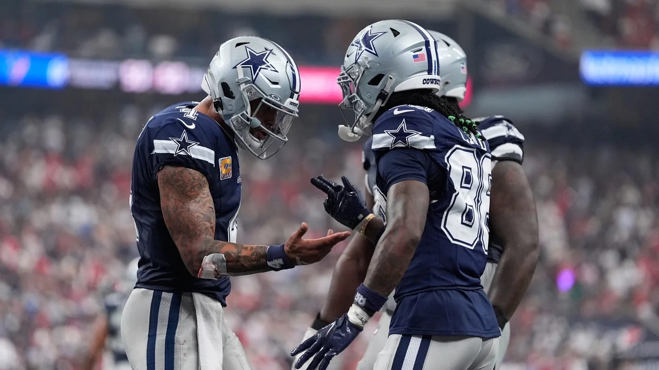 CeeDee Lamb's late TD caps a wild Cowboys rally to beat winless Texans 34-30