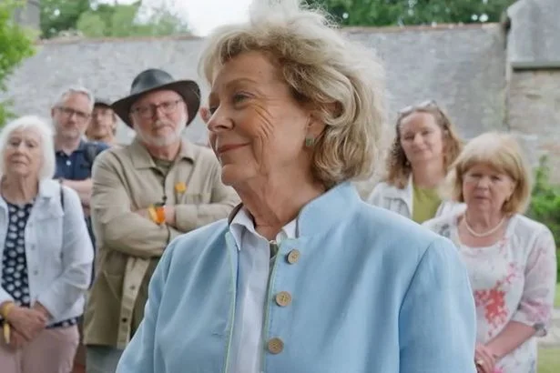 BBC Antiques Roadshow expert issues complaint about guest's 'lucky find'