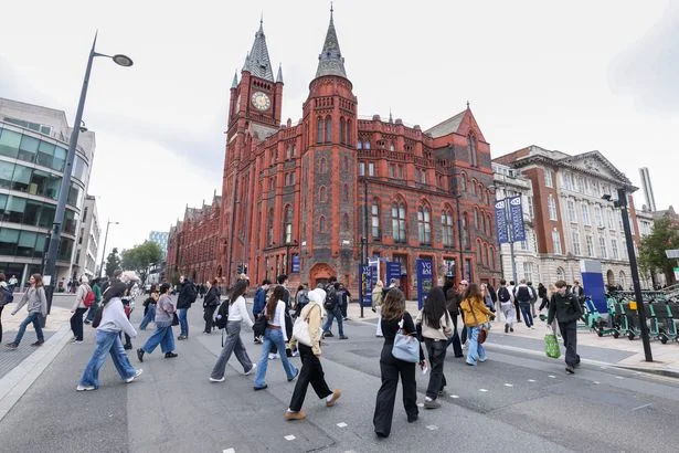 'Easy money' and 'no experience needed' job adverts that are actually from criminal gangs